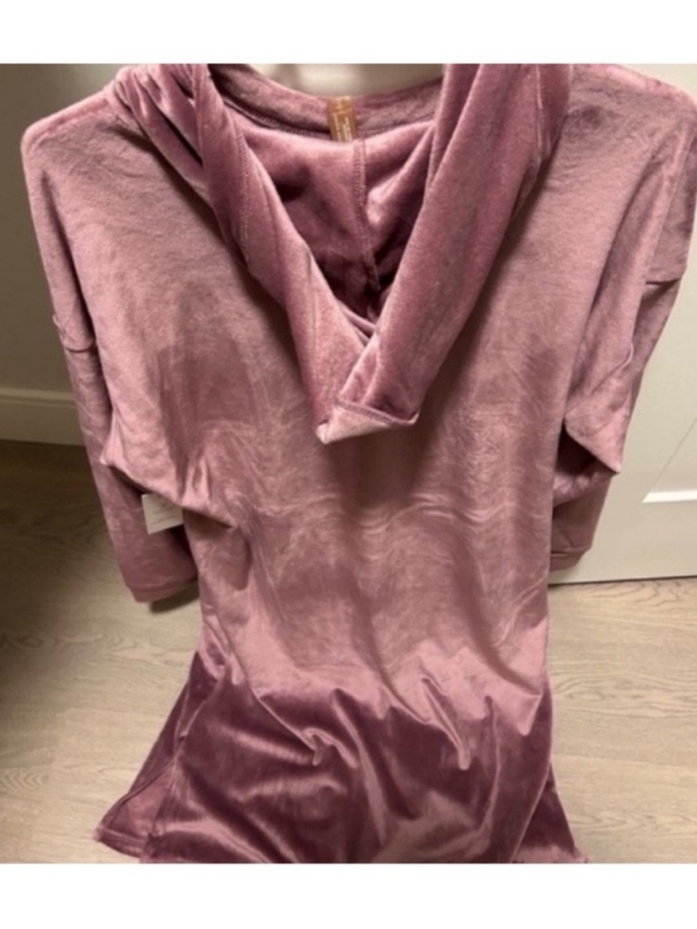 Denver Hayes Women's Velour Plush Hooded Night Shirt - Picture 4 of 4